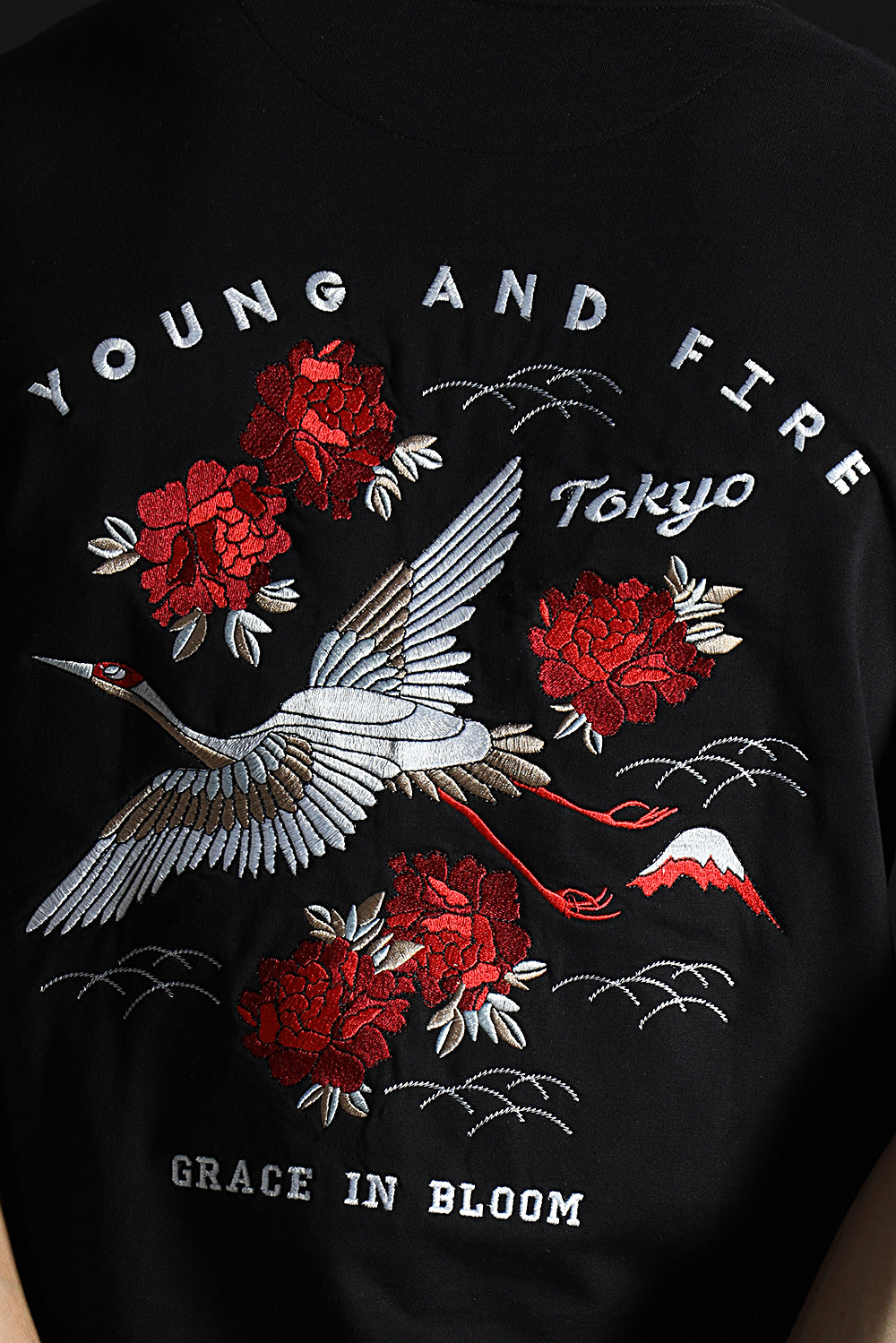TOKYO SWAN RELAXED FIT EMBROIDERED T-SHIRT