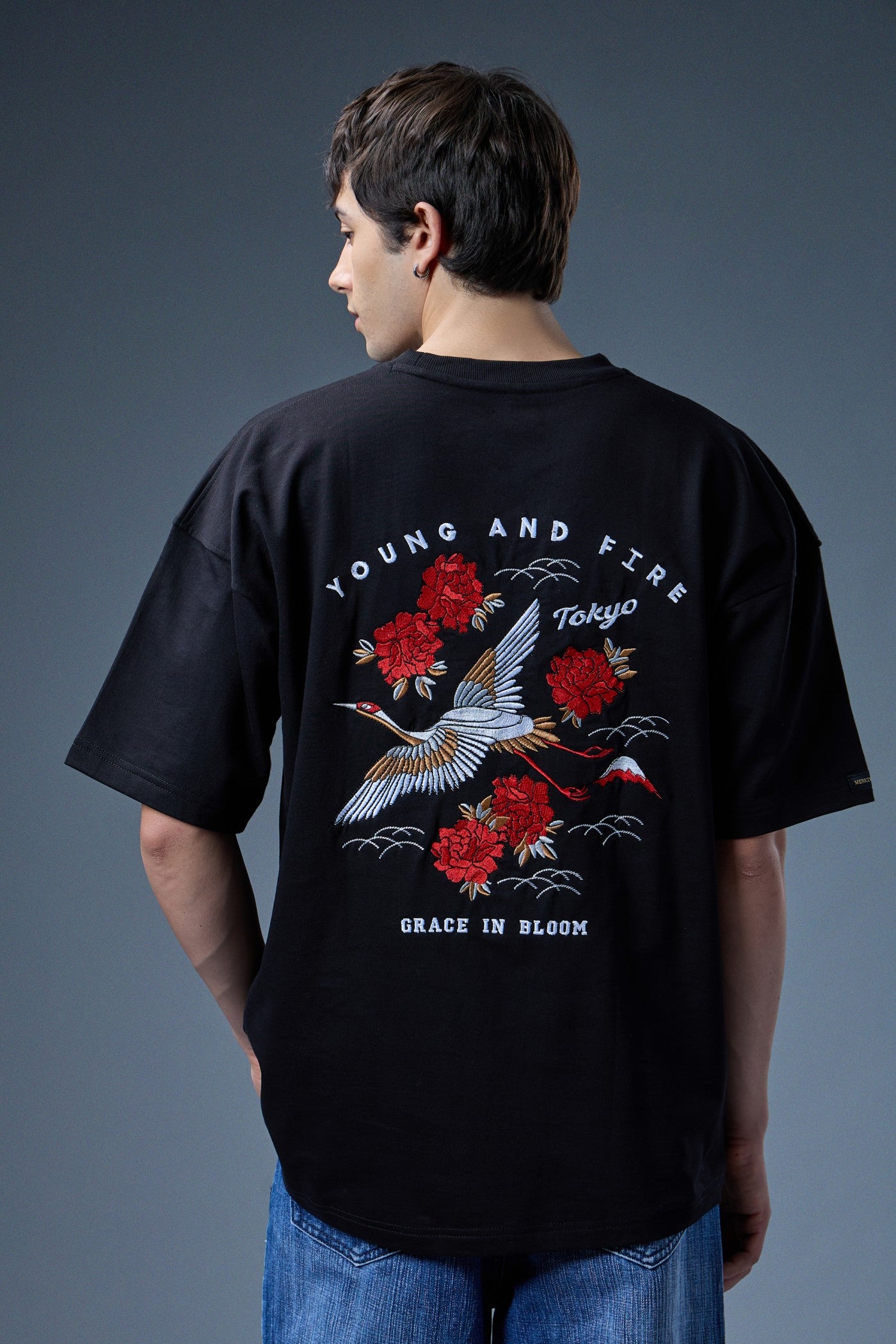 TOKYO SWAN EMBROIDERED OVERSIZED T-SHIRT