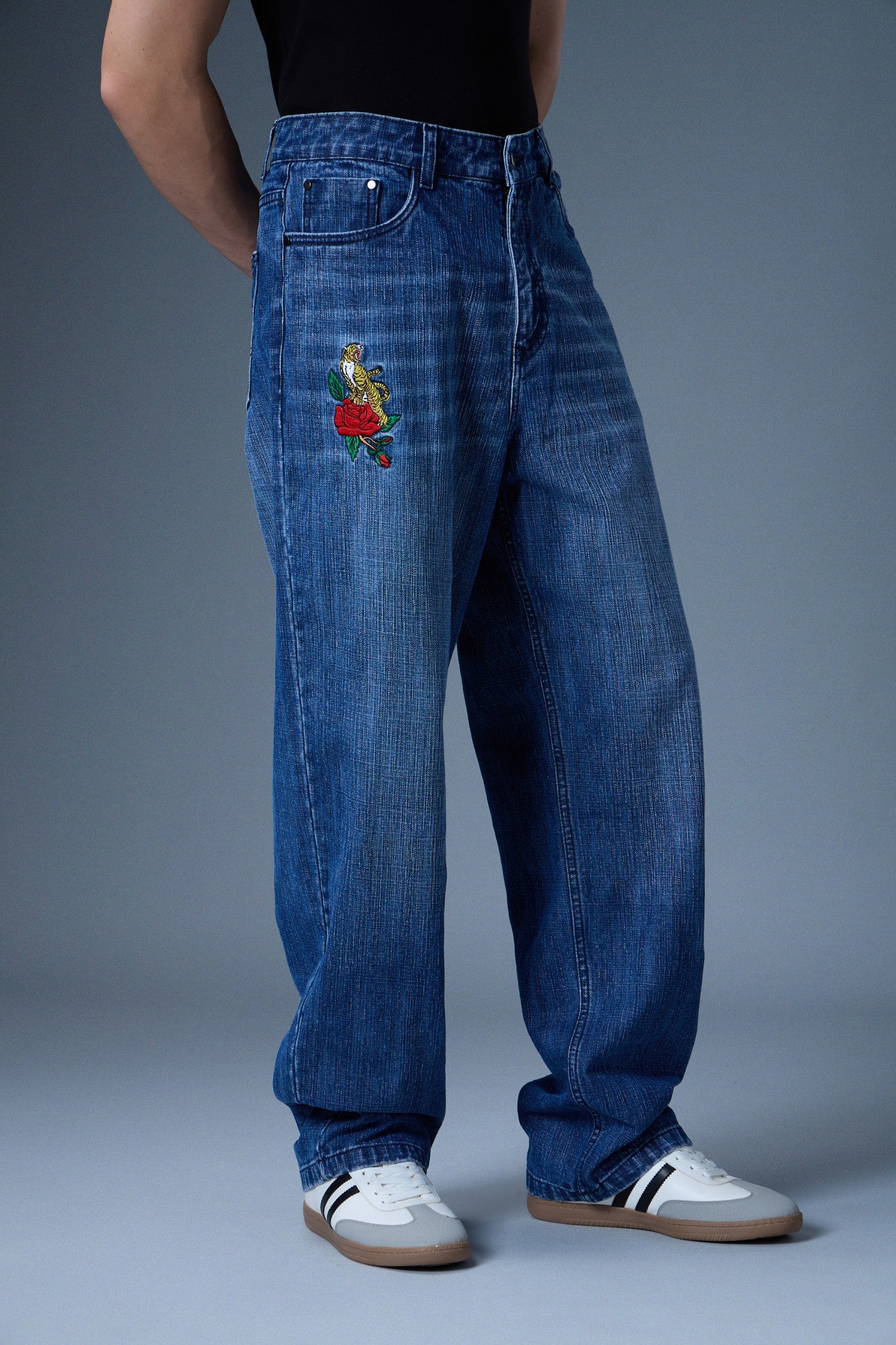 TIGER ROSE EMBROIDERED BAGGY DENIM JEANS