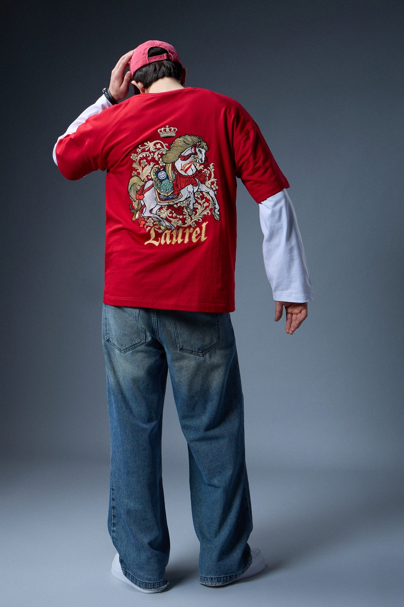 ROYAL HORSE EMBROIDERED OVERSIZED T-SHIRT