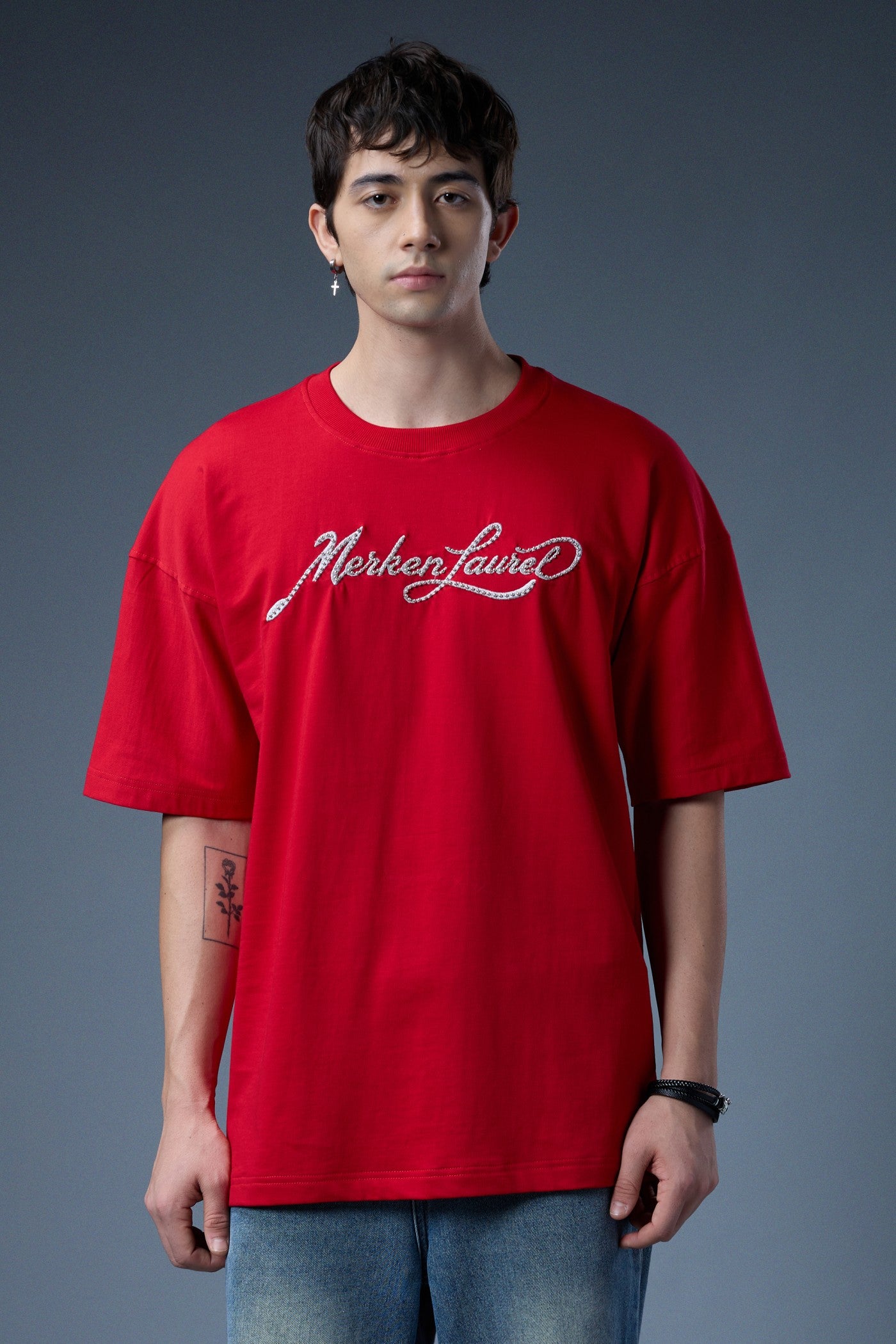 SIGNATURE EMBROIDERED OVERSIZED T-SHIRT