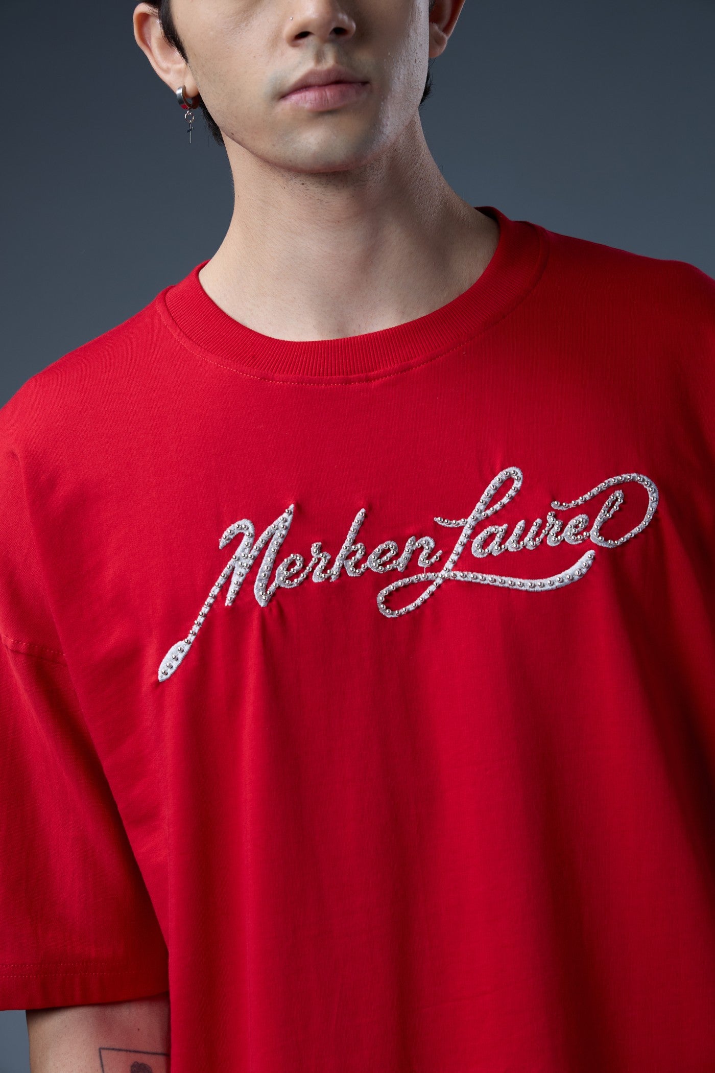 SIGNATURE EMBROIDERED OVERSIZED T-SHIRT