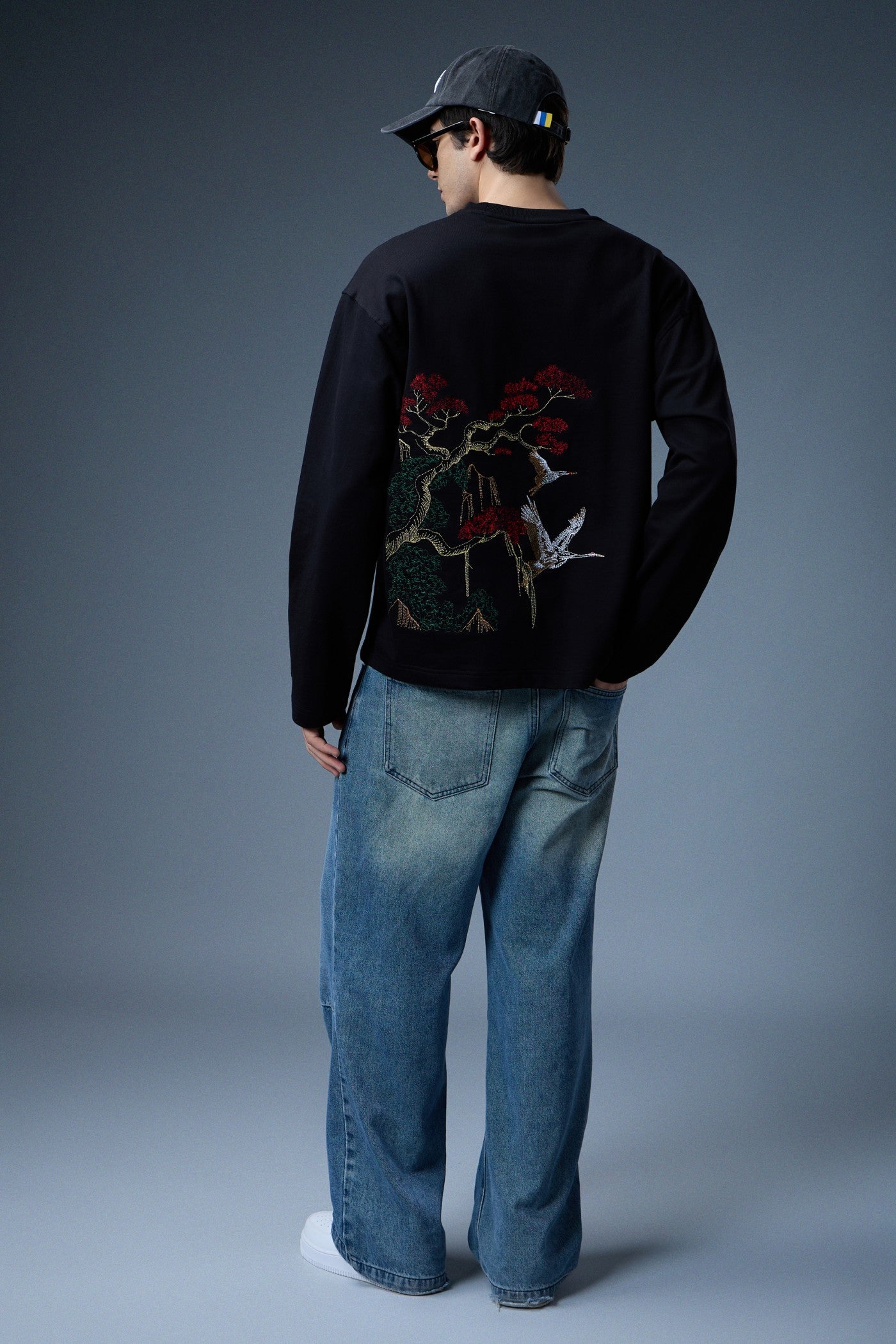 CRANE GARDEN EMBROIDERED LONG-SLEEVE T-SHIRT
