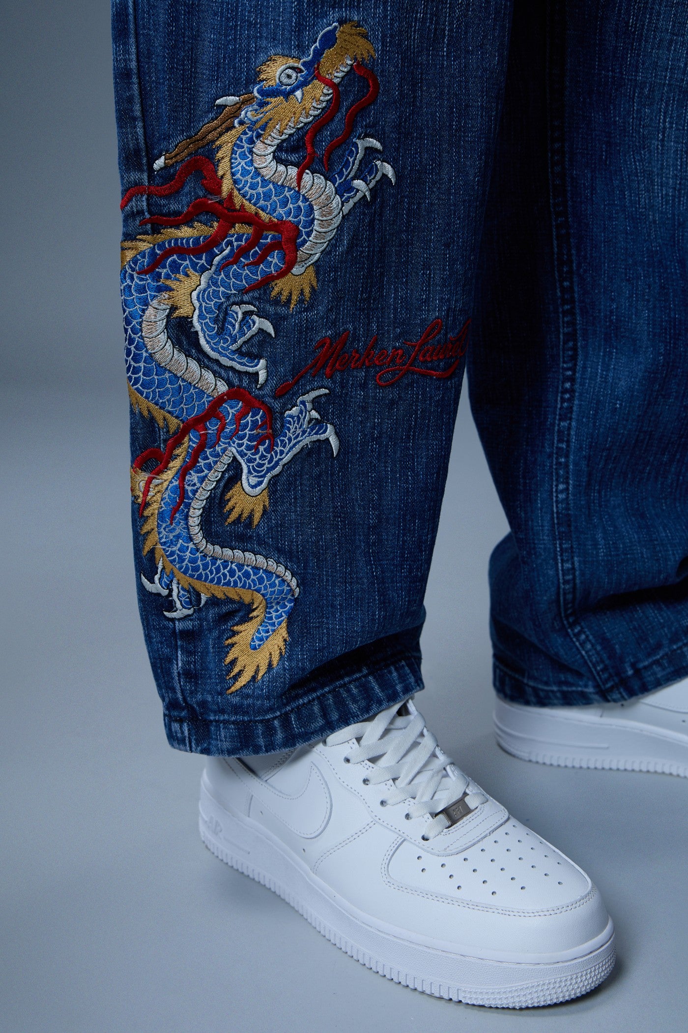 DRAGON EMBROIDERED BAGGY DENIM JEANS