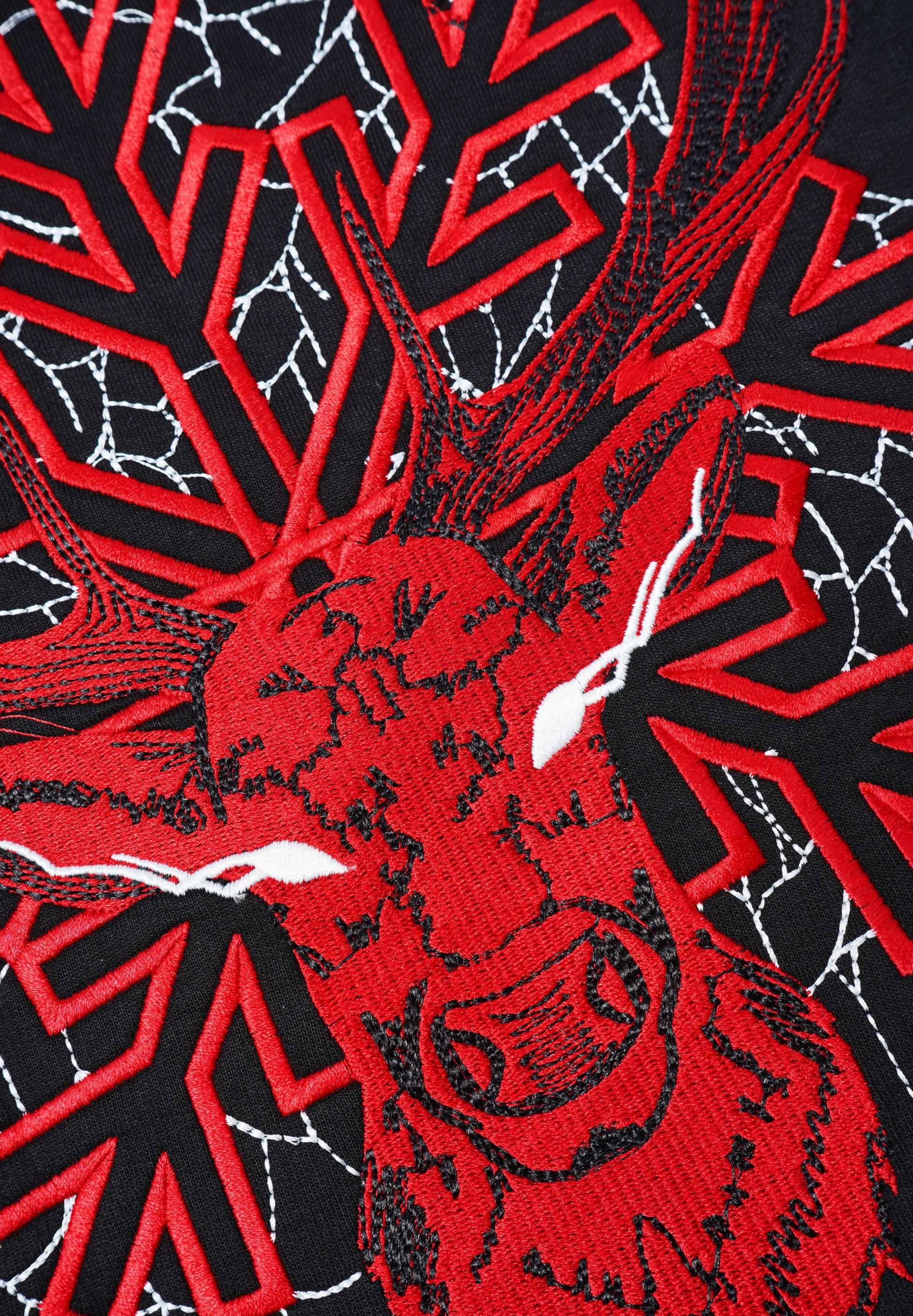 DEER EMBROIDERY T SHIRT