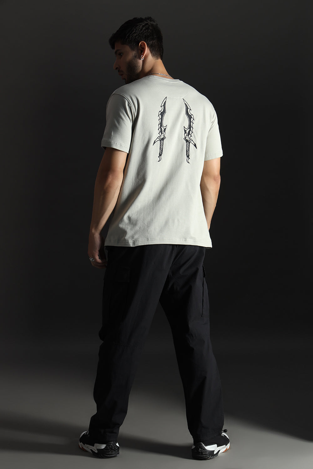 SOLO LEVELING RELAXED FIT EMBROIDERED T-SHIRT