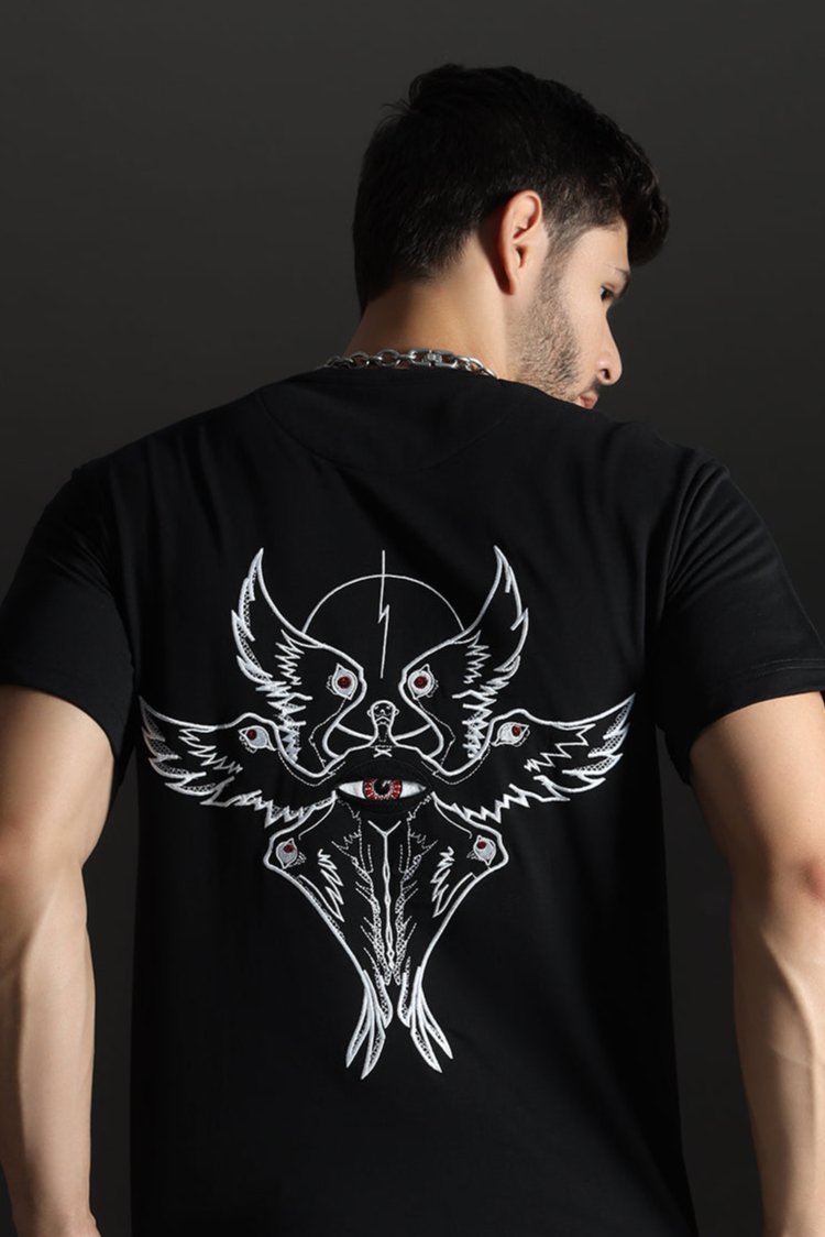 EYES OF ANGEL RELAXED FIT EMBROIDERED T-SHIRT