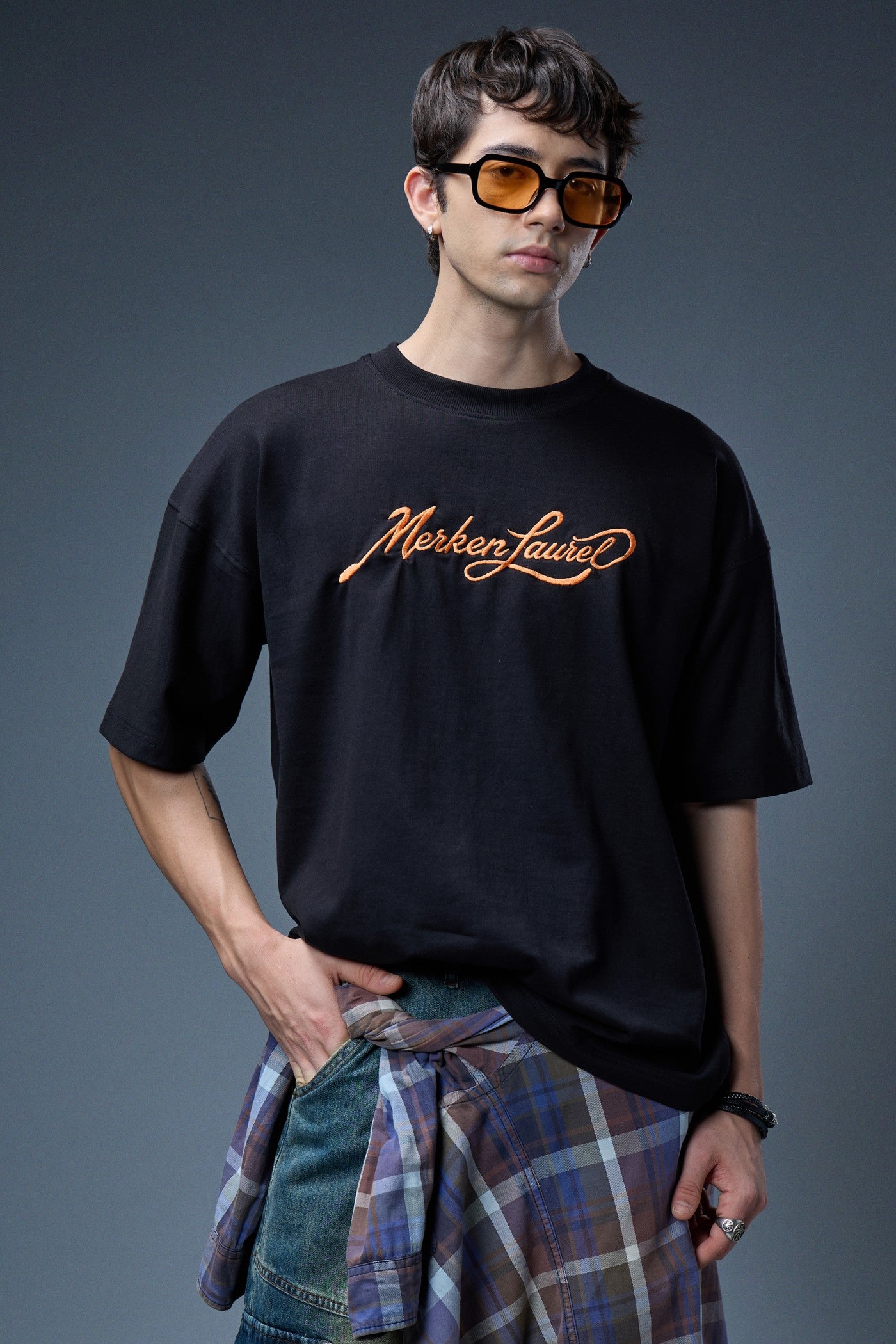 NO MERCY EMBROIDERED OVERSIZED T-SHIRT