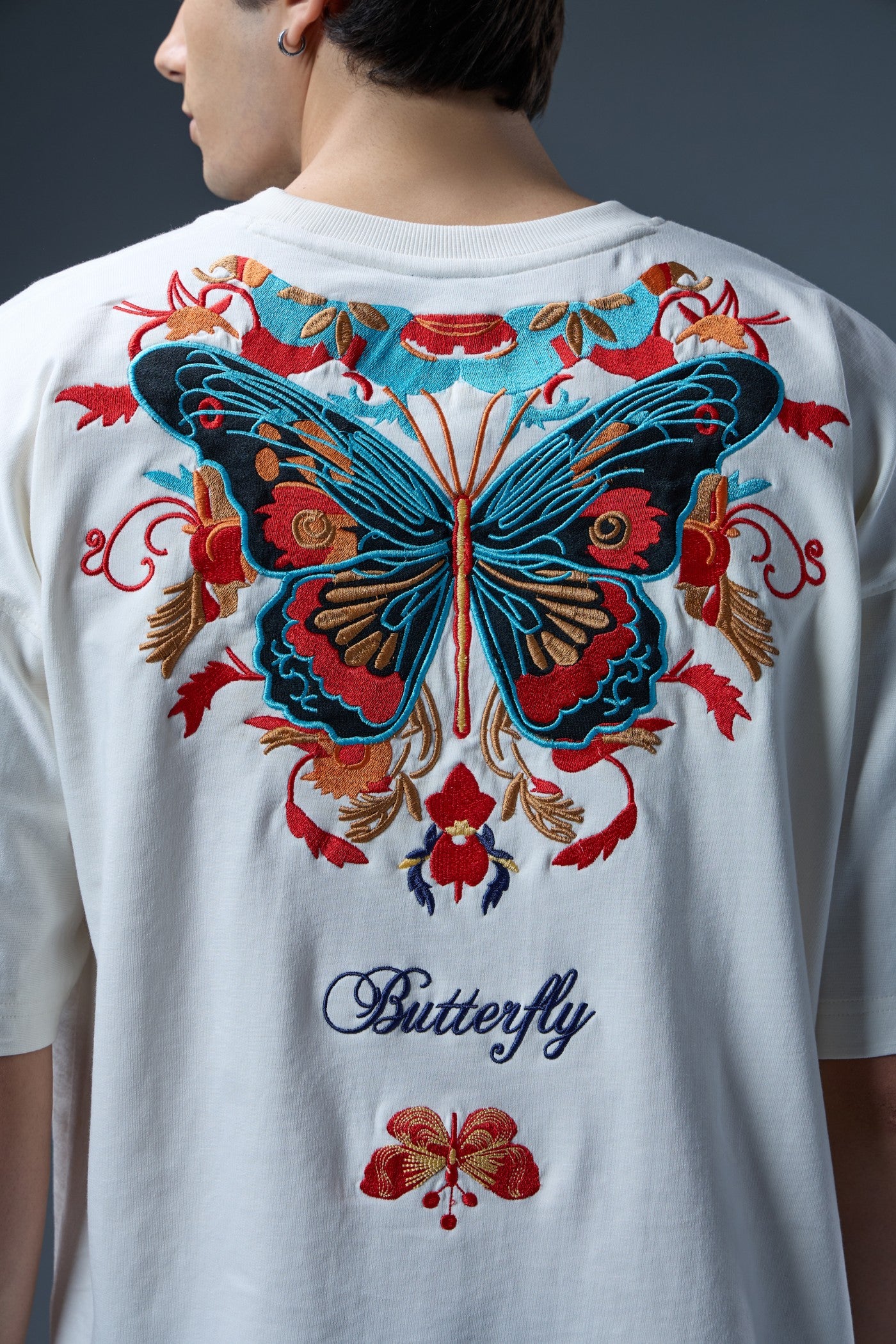 BUTTERFLY EMBROIDERED OVERSIZED T-SHIRT