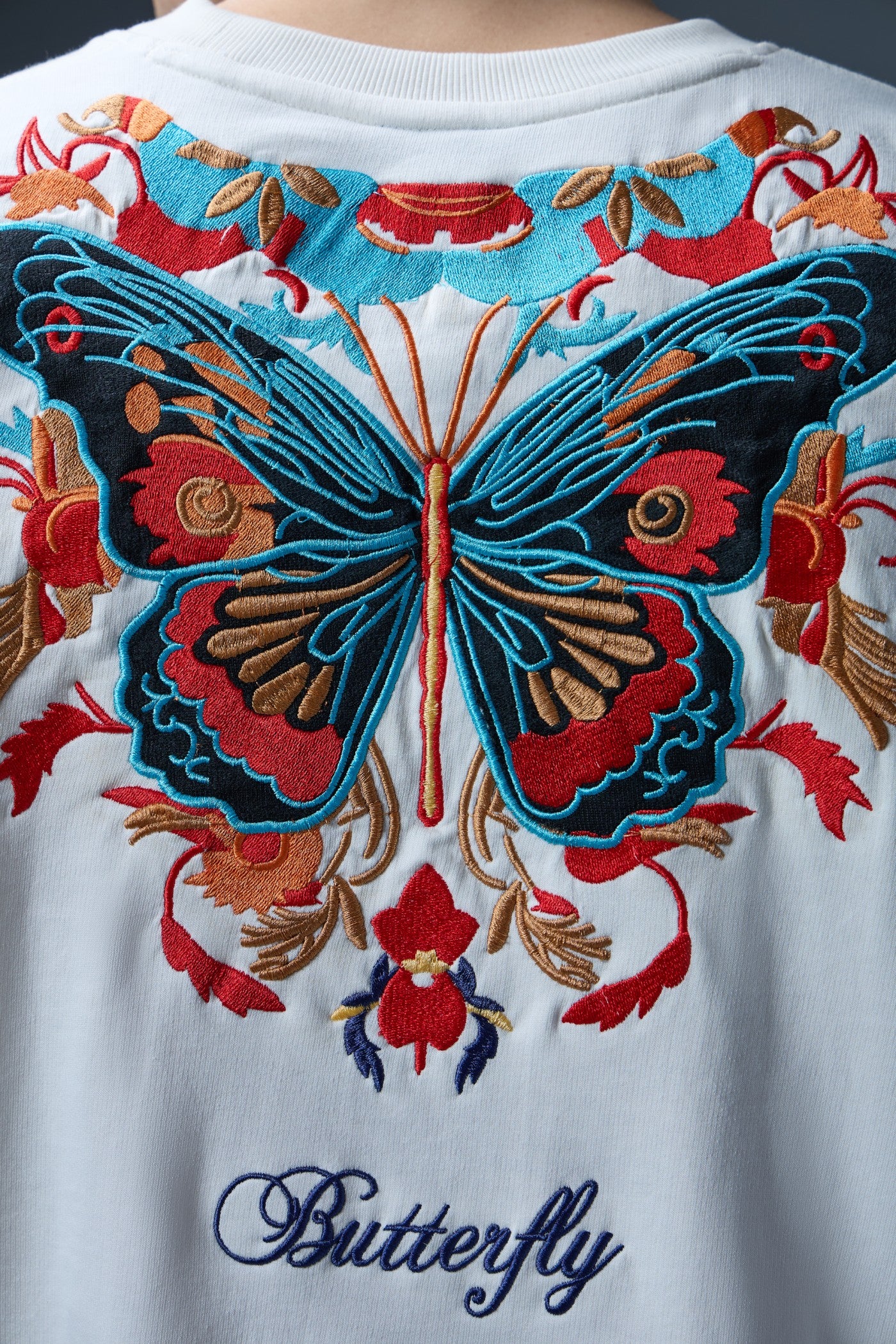 BUTTERFLY EMBROIDERED OVERSIZED T-SHIRT