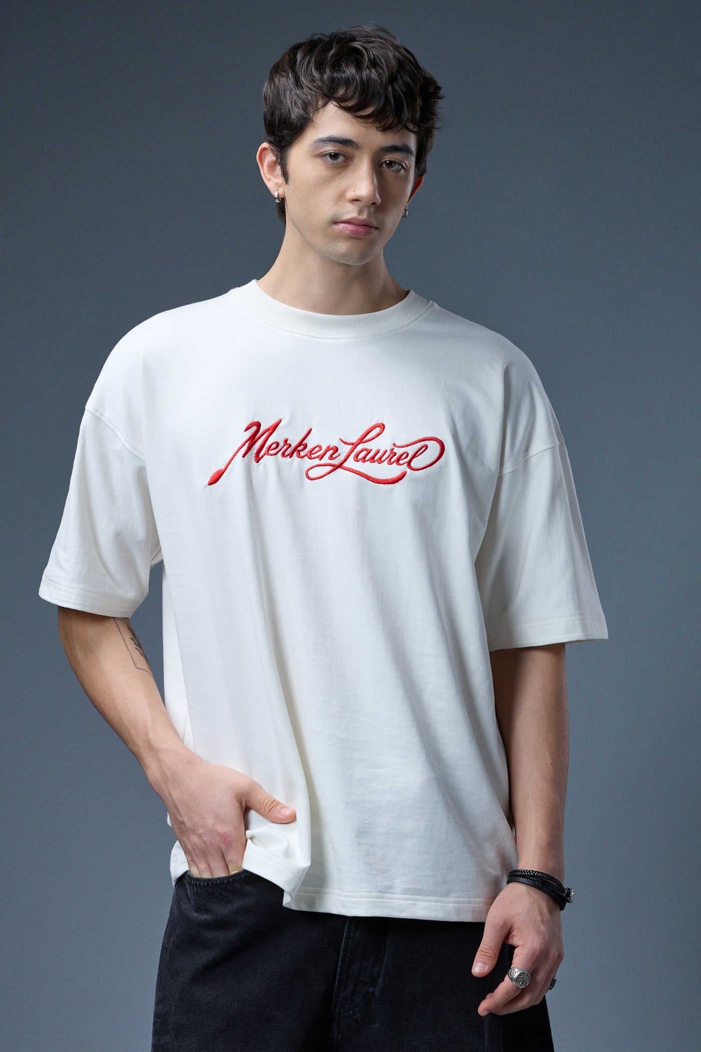 BUTTERFLY EMBROIDERED OVERSIZED T-SHIRT