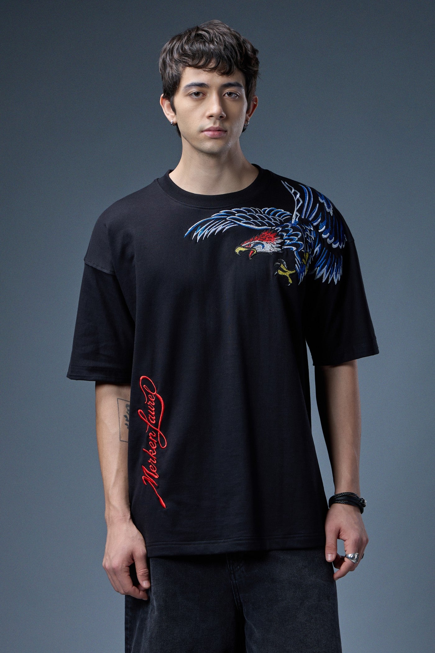 EAGLE STRIKE EMBROIDERED OVERSIZED T-SHIRT