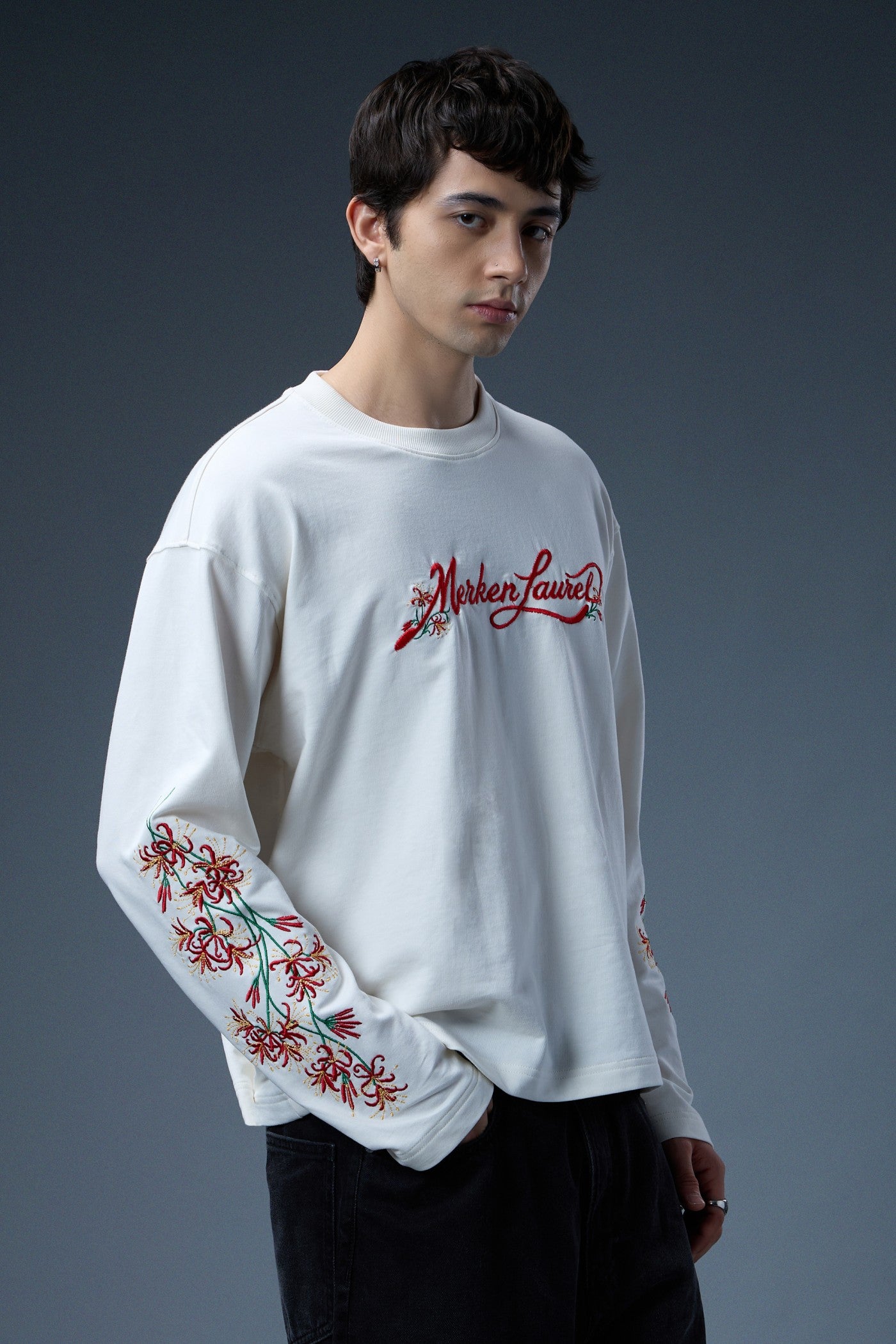 SPIDER LILY EMBROIDERED LONG-SLEEVE T-SHIRT