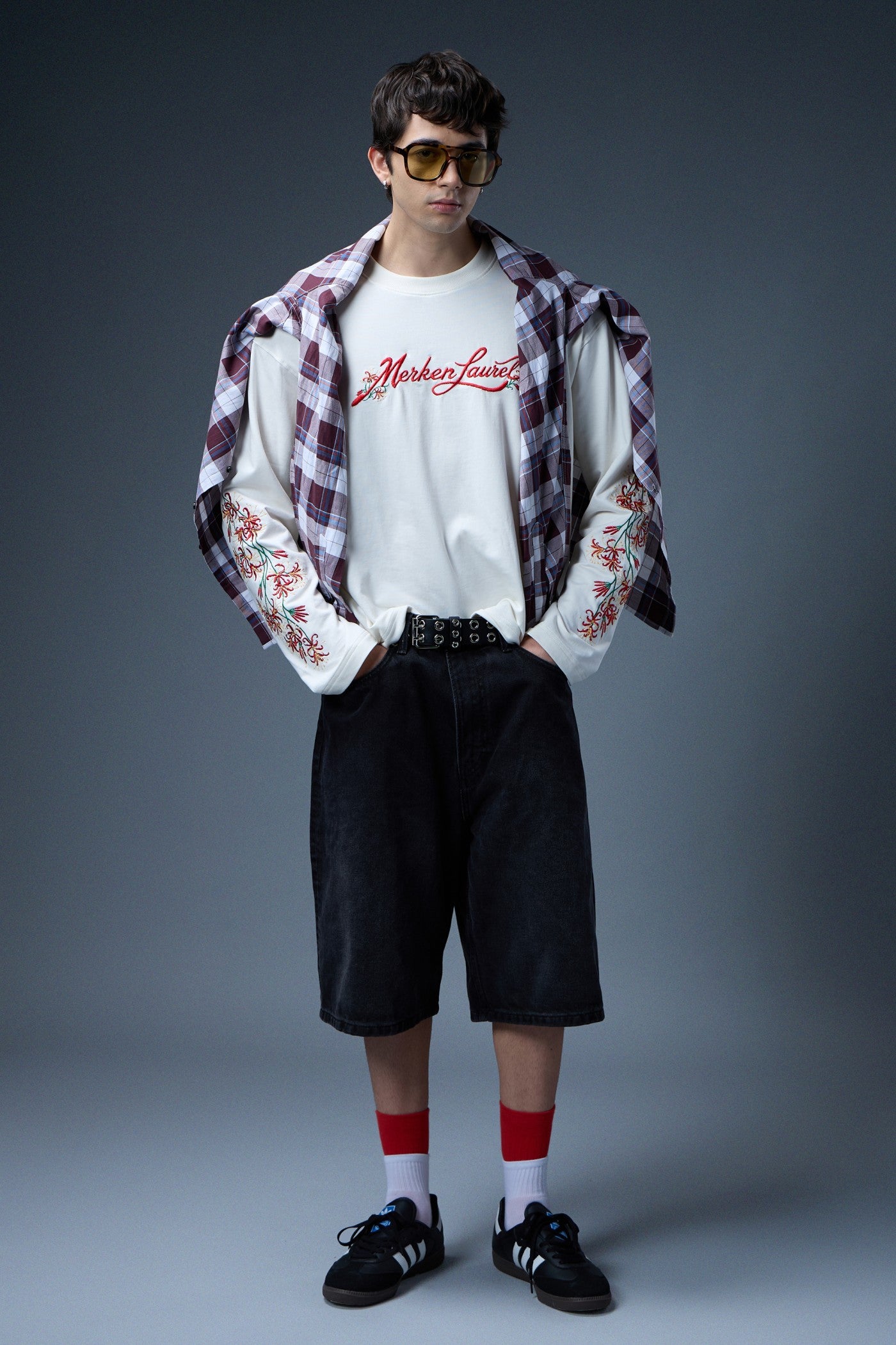 SPIDER LILY EMBROIDERED LONG-SLEEVE T-SHIRT