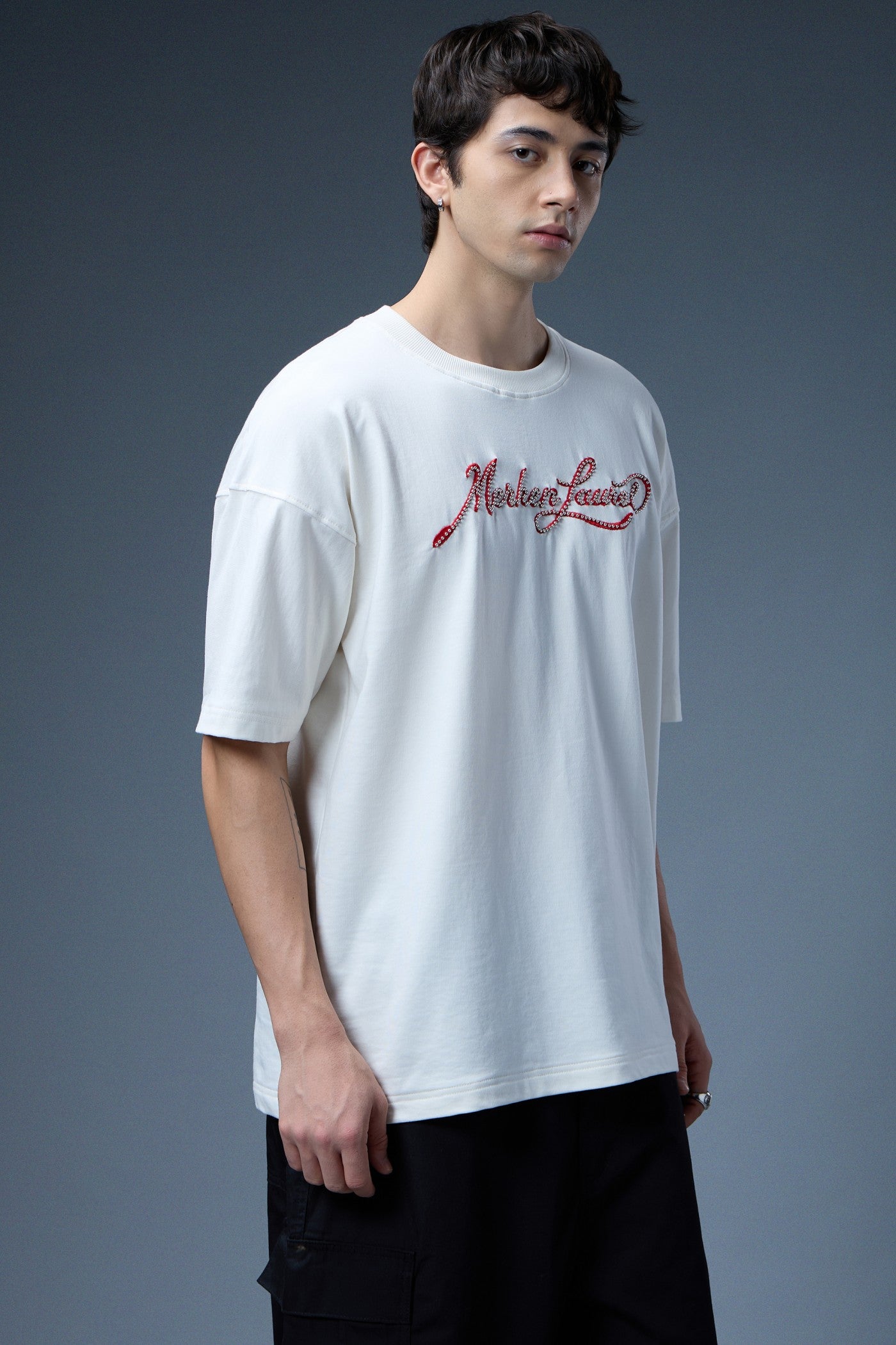 SIGNATURE EMBROIDERED OVERSIZED T-SHIRT