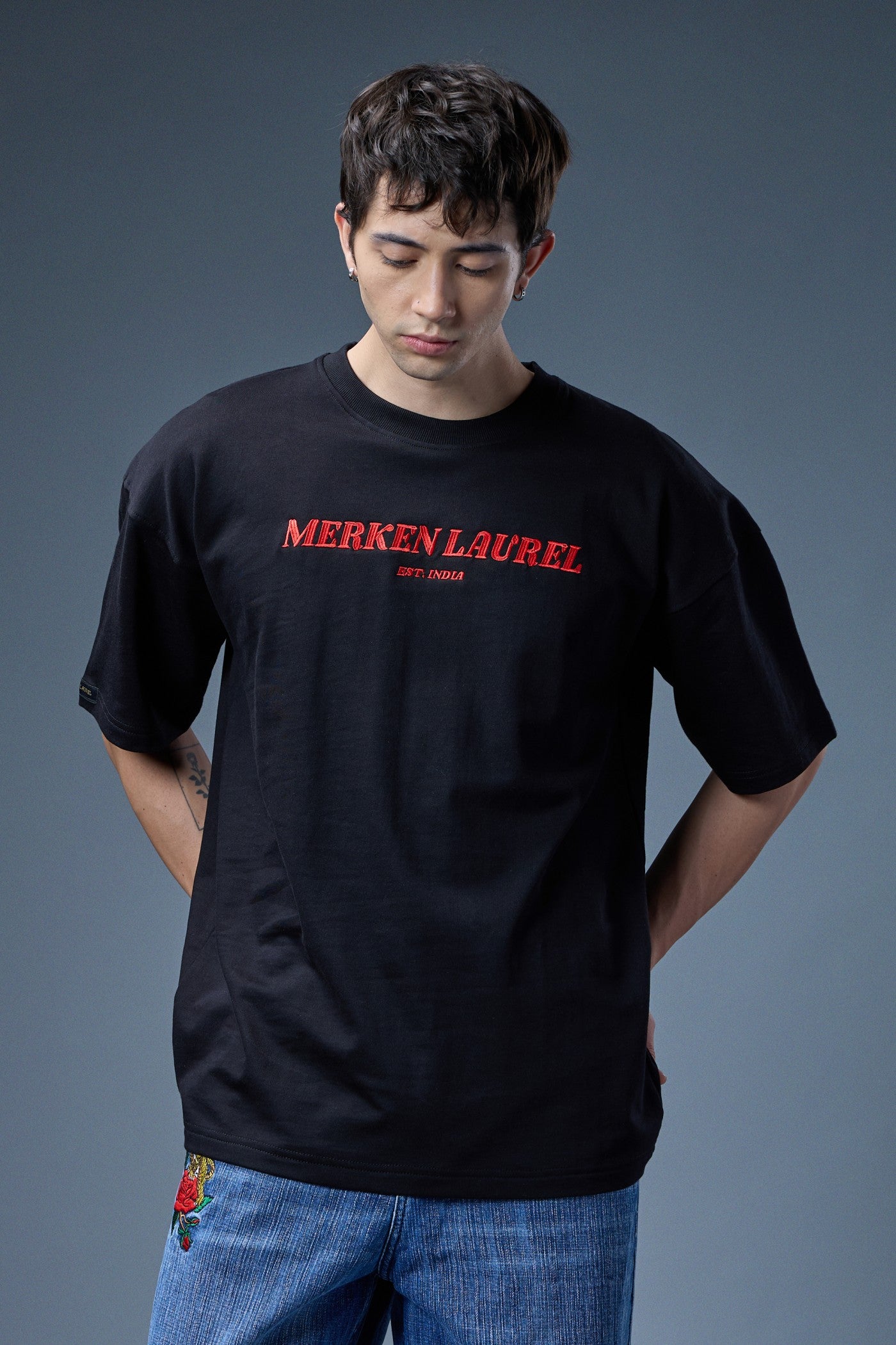TOKYO SWAN EMBROIDERED OVERSIZED T-SHIRT