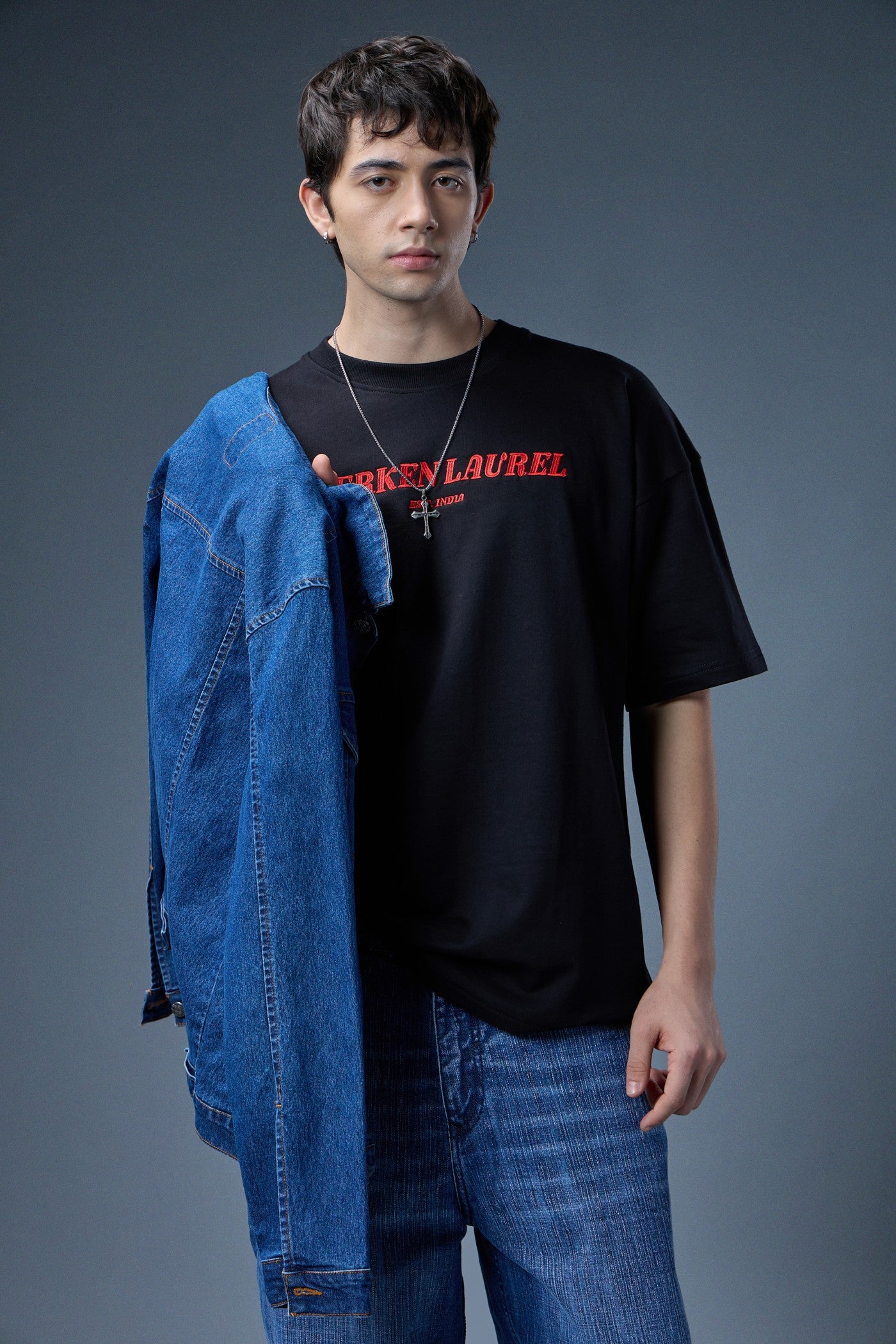 TOKYO SWAN EMBROIDERED OVERSIZED T-SHIRT