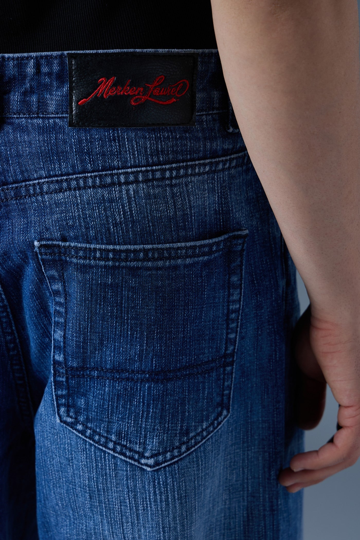TIGER ROSE EMBROIDERED BAGGY DENIM JEANS