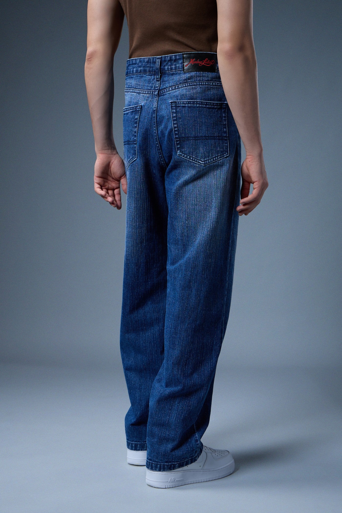 CLASSIC WASH BAGGY DENIM JEANS