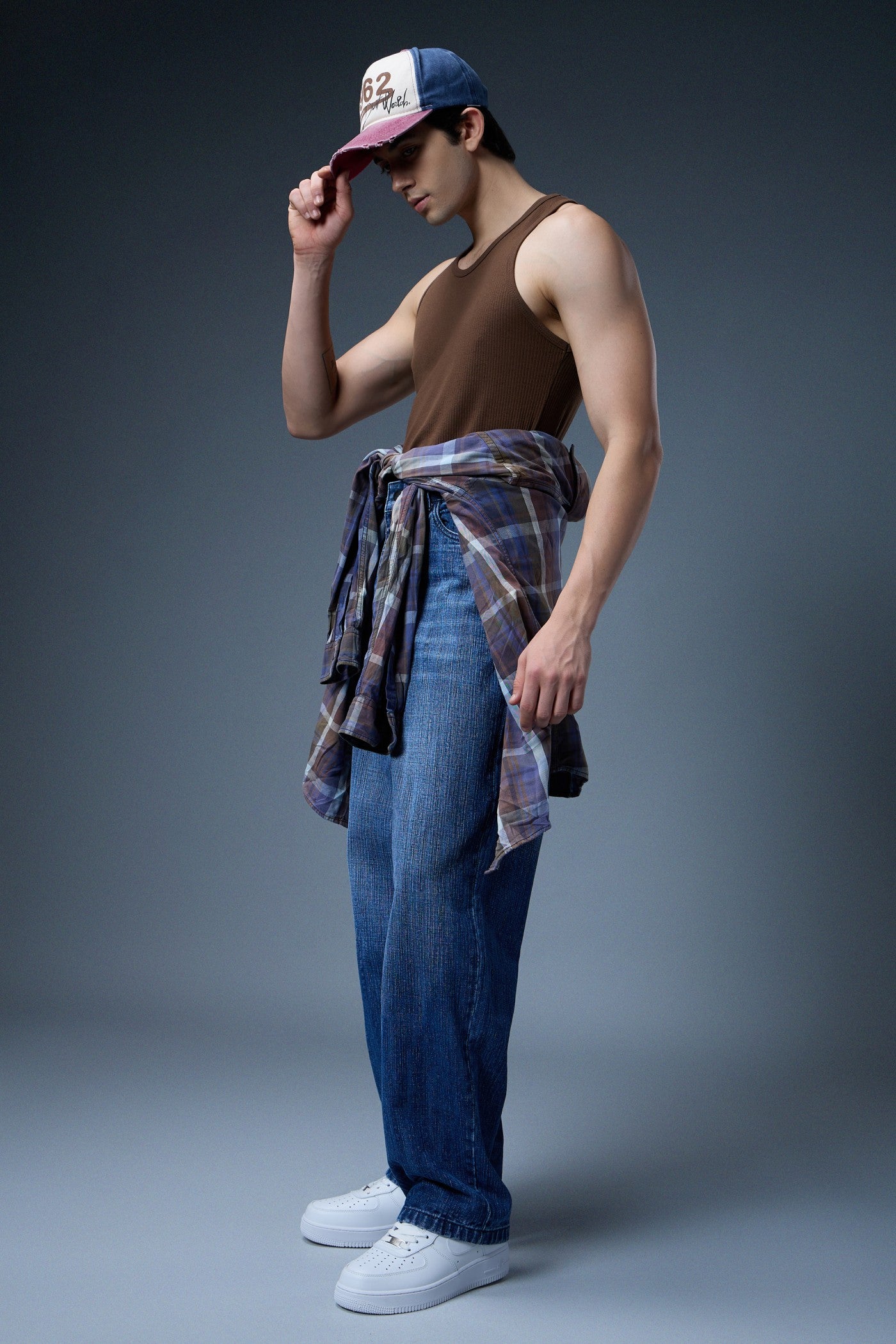CLASSIC WASH BAGGY DENIM JEANS