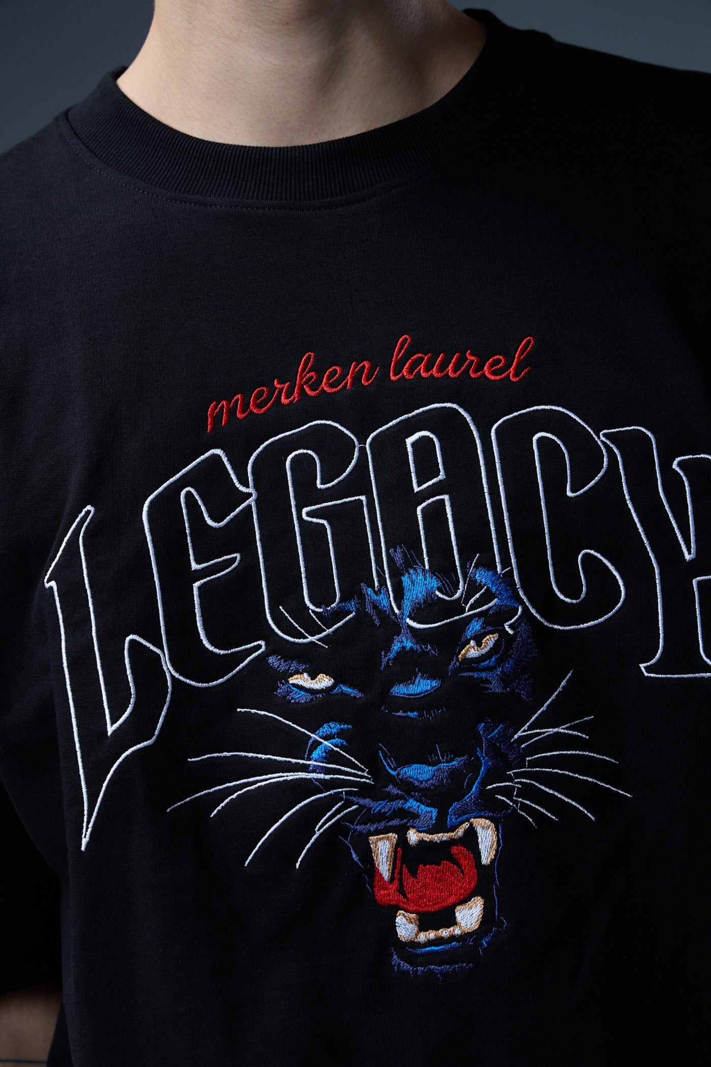 LEGACY PANTHER EMBROIDERED OVERSIZED T-SHIRT