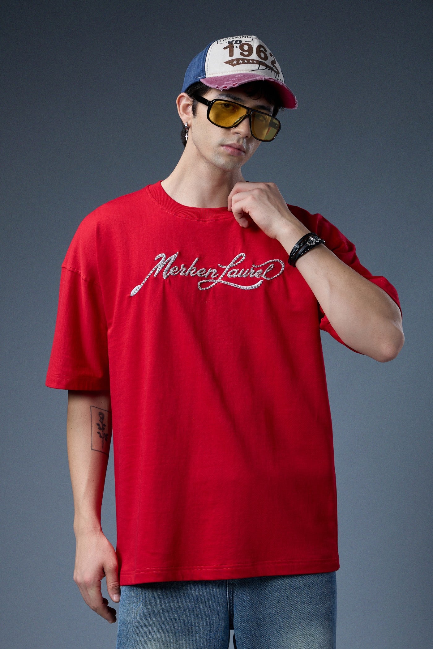 SIGNATURE EMBROIDERED OVERSIZED T-SHIRT