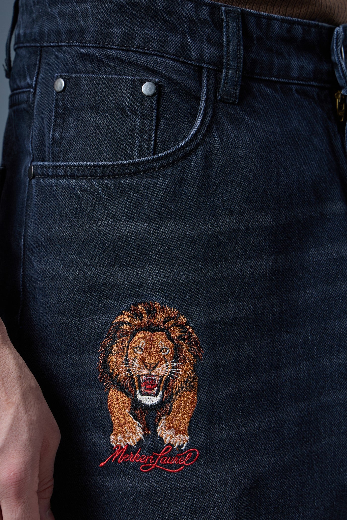 LION EMBROIDERED BAGGY DENIM JEANS