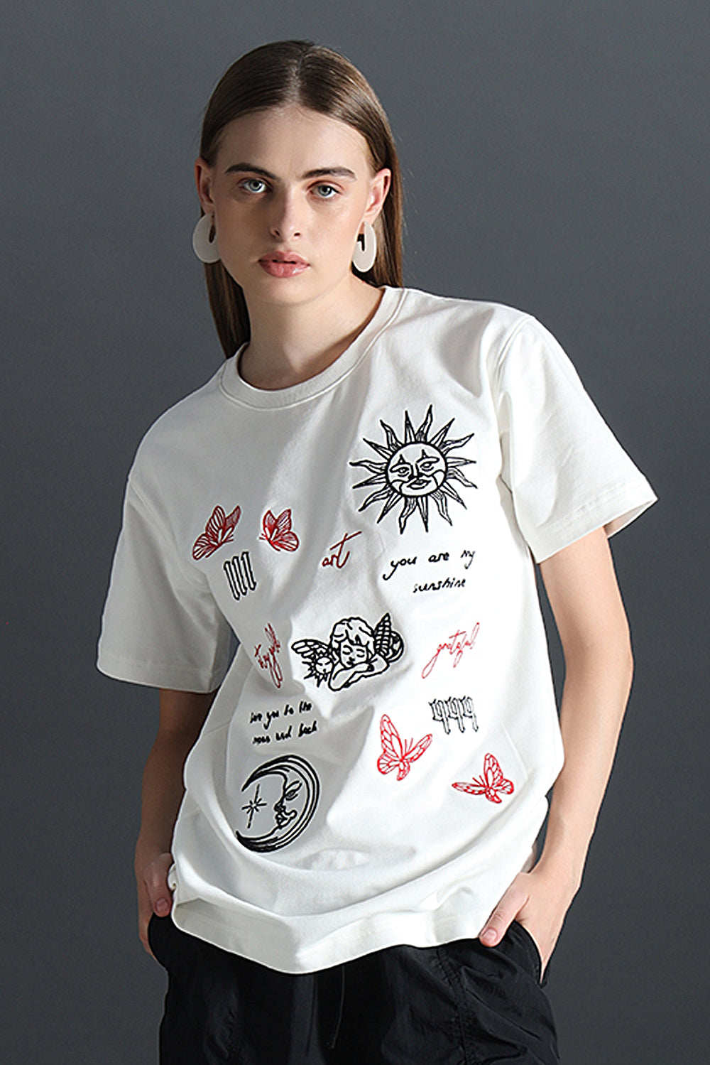 SUN AND MOON ART WOMENS RELAXED FIT EMBROIDERED T-SHIRT