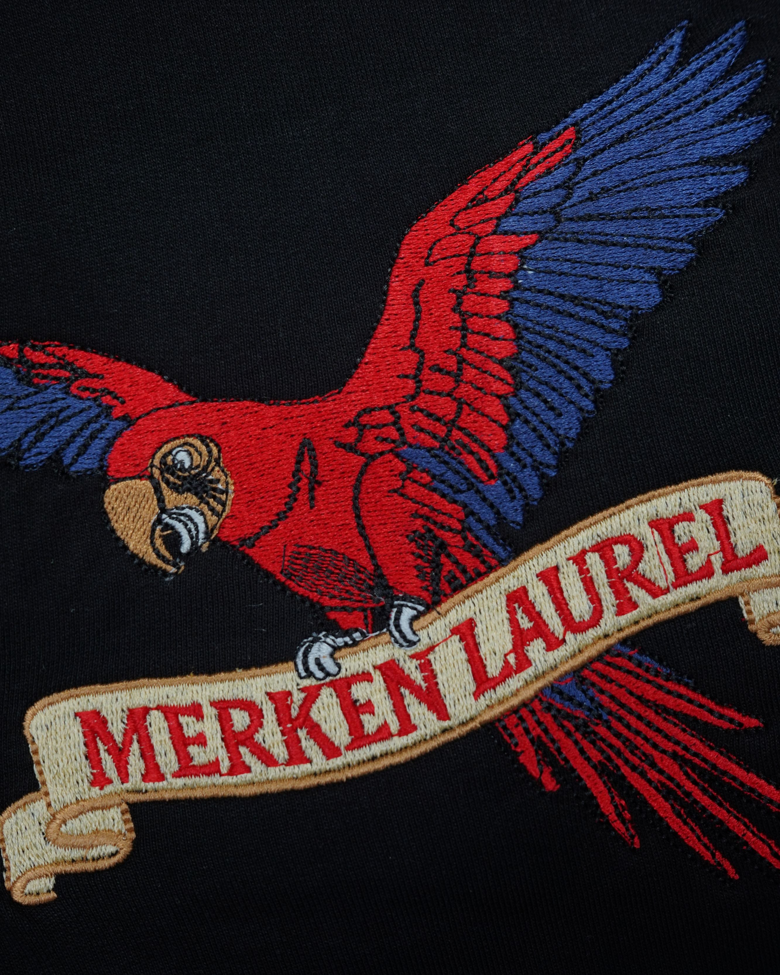 THE ISLAND PARROT EMBROIDERY T-SHIRT