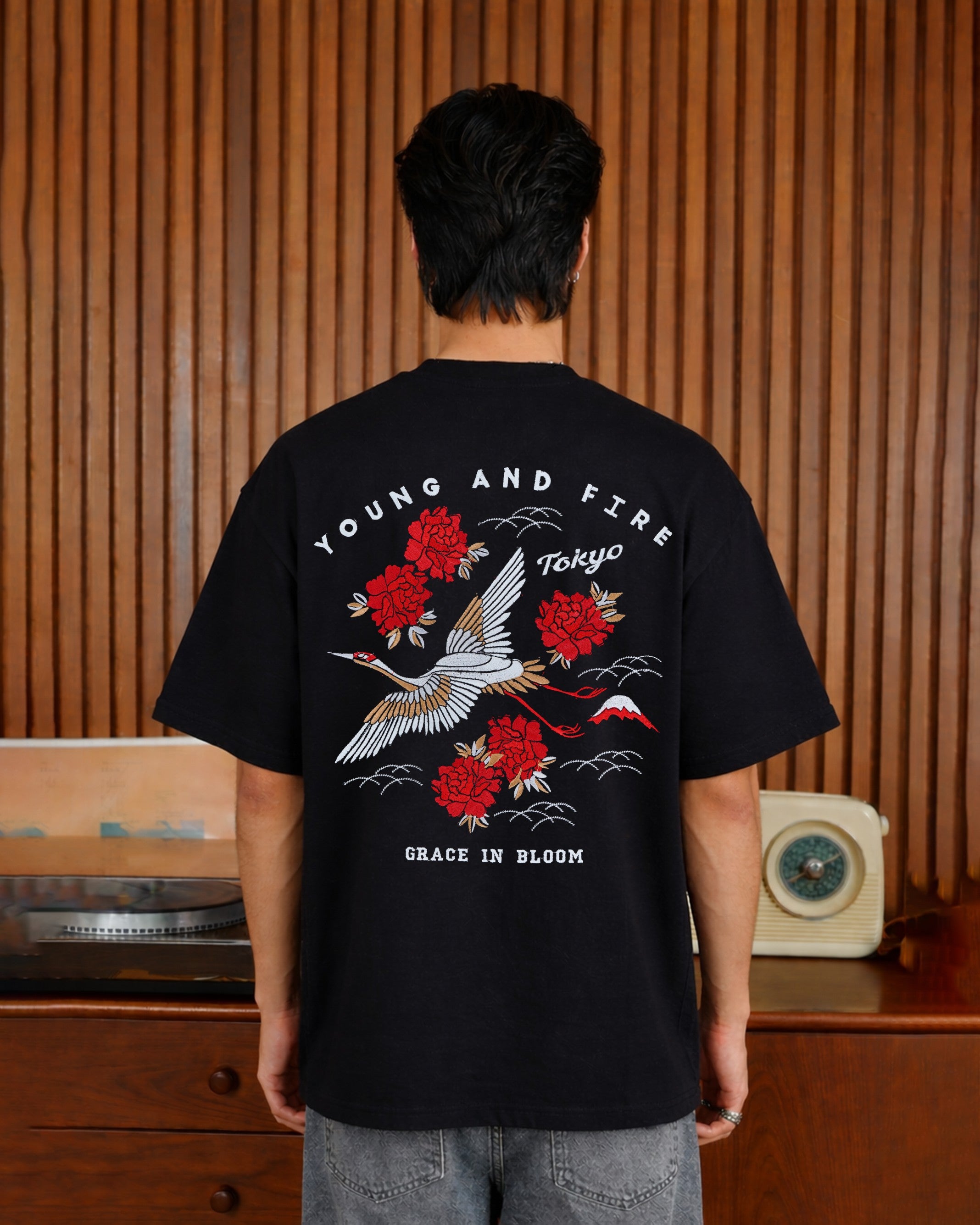 TOKYO SWAN EMBROIDERED OVERSIZED T-SHIRT